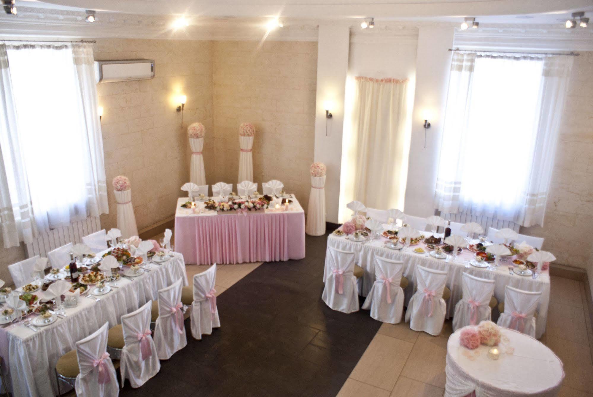 U Fontana Hotel Minsk Bagian luar foto