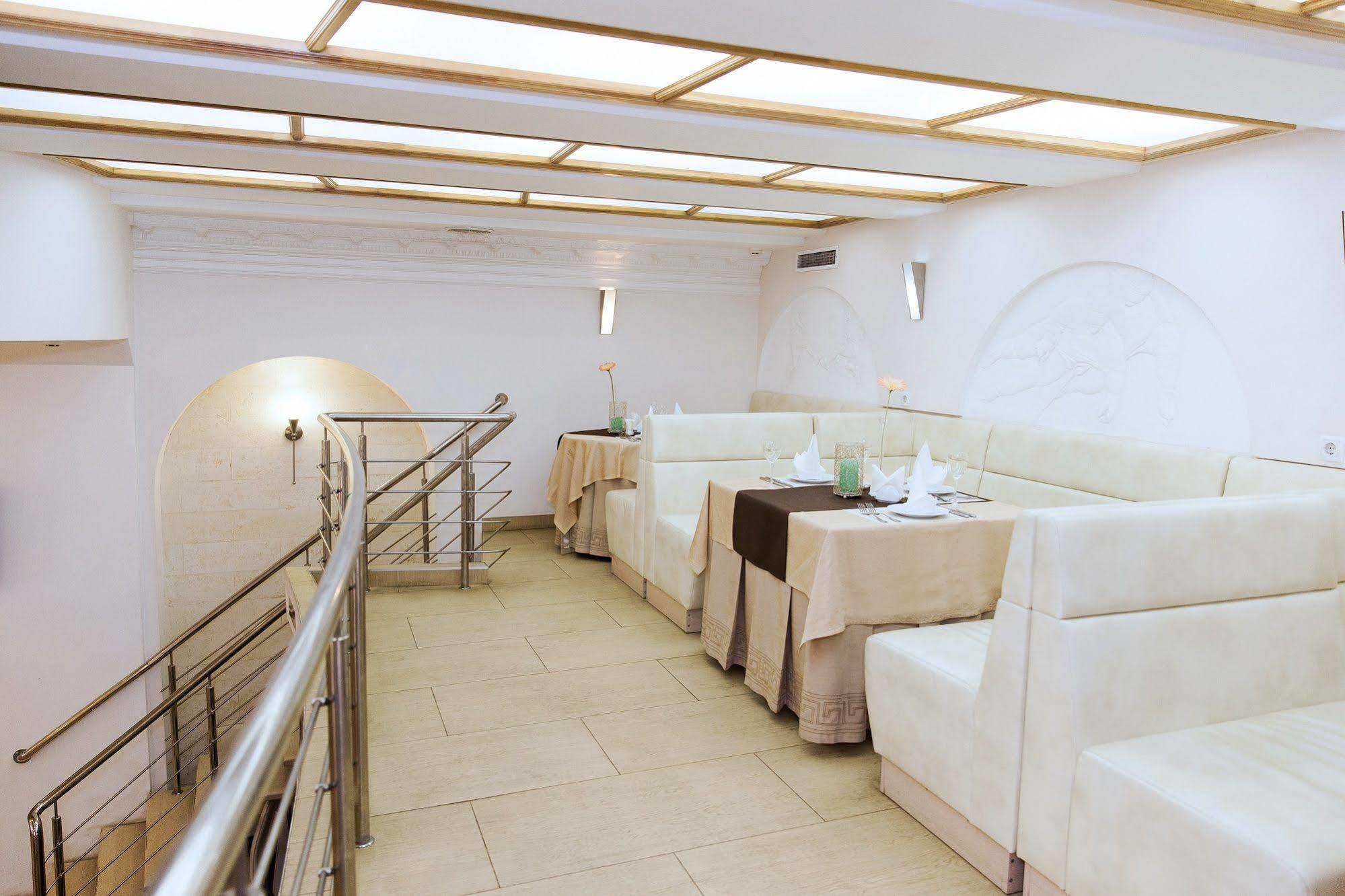 U Fontana Hotel Minsk Bagian luar foto