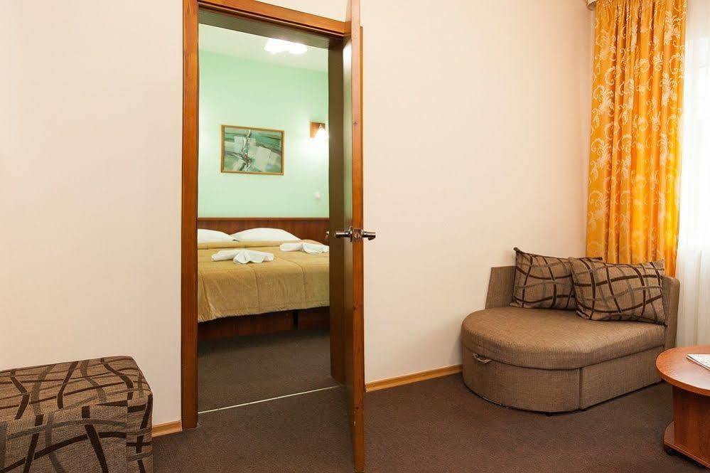 U Fontana Hotel Minsk Bagian luar foto