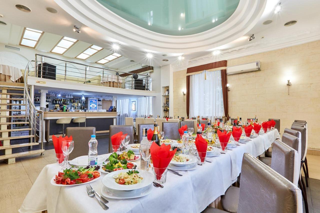 U Fontana Hotel Minsk Bagian luar foto